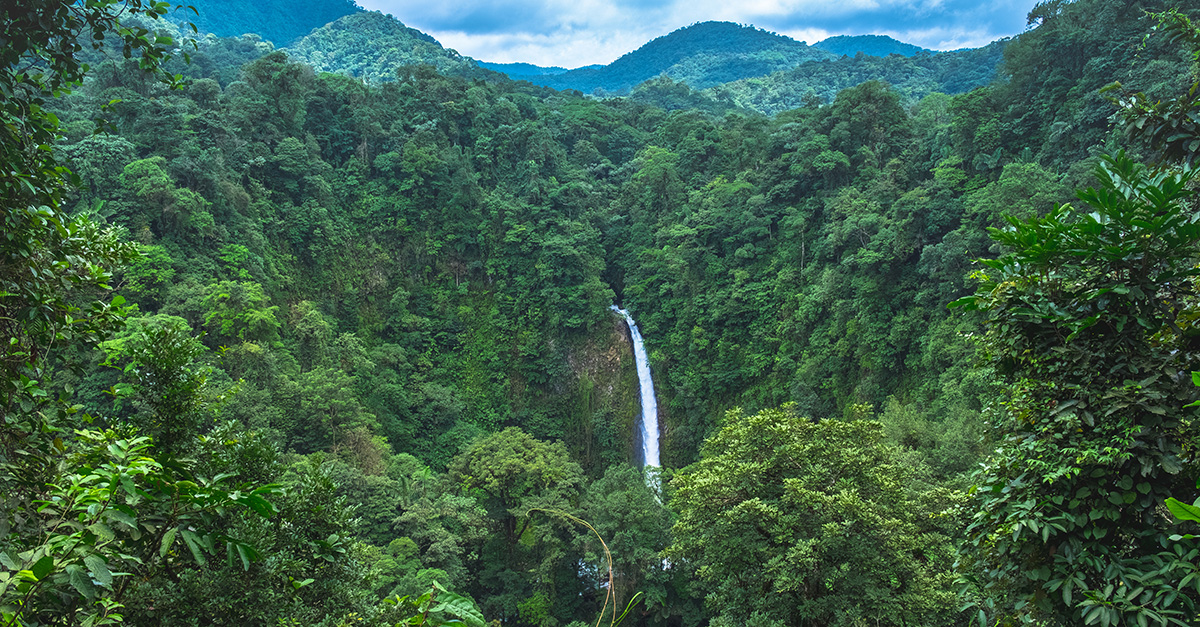 Intrepid-Travel-CostaRica_LaFortuna_Waterfall_Lookout_Scenic_01